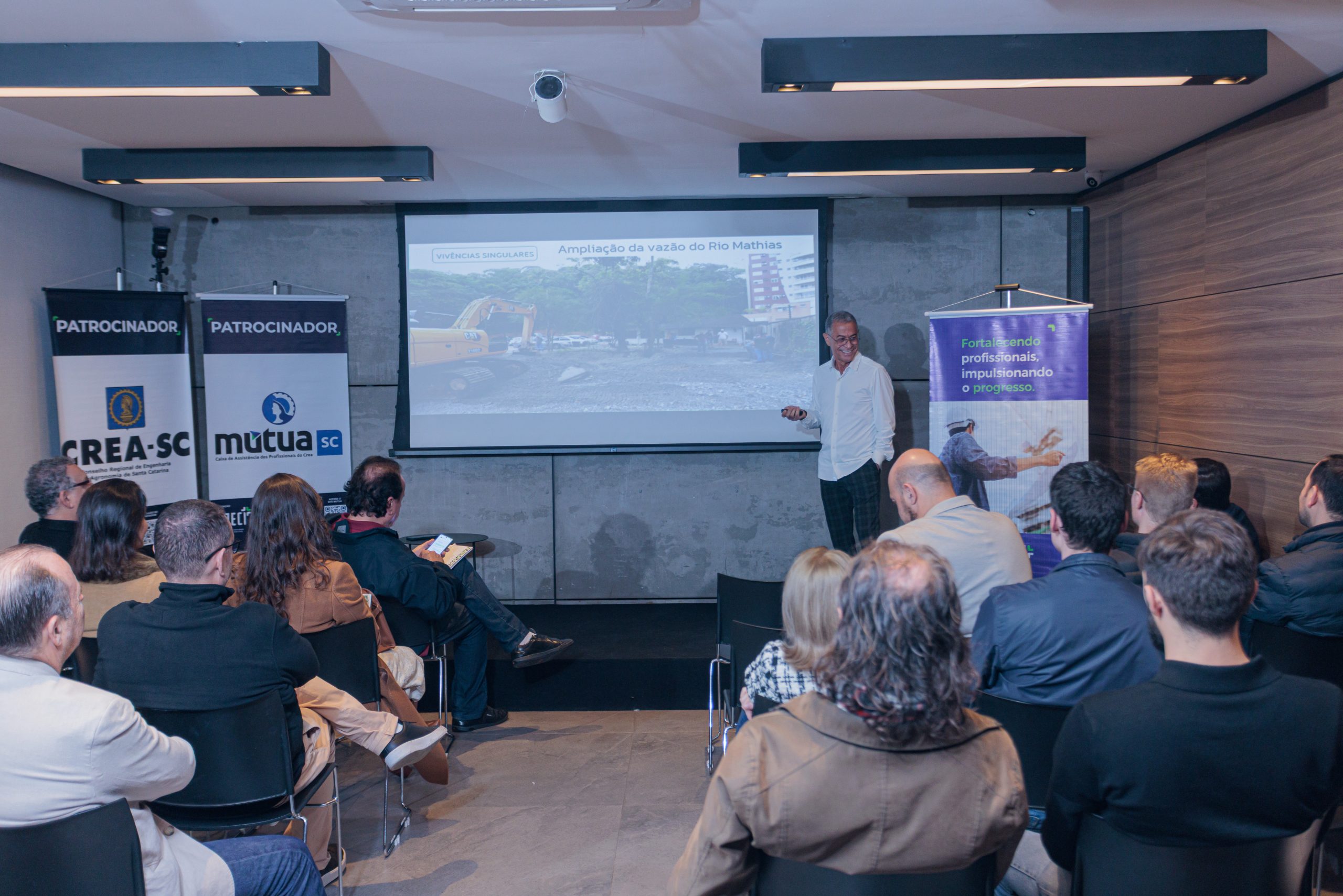 CICLO DE PALESTRAS AJECI_190526-215